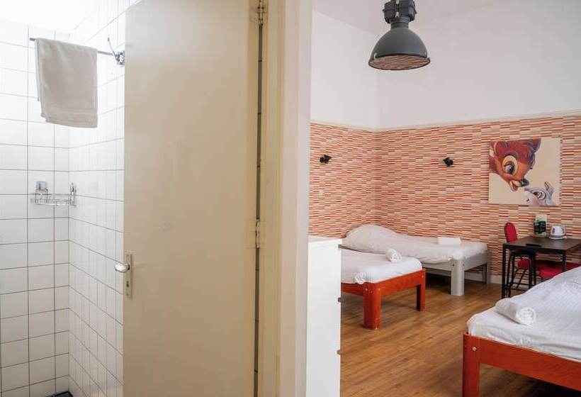 اتاق استاندارد چهار تخته, & Bar Royal Taste Amsterdam