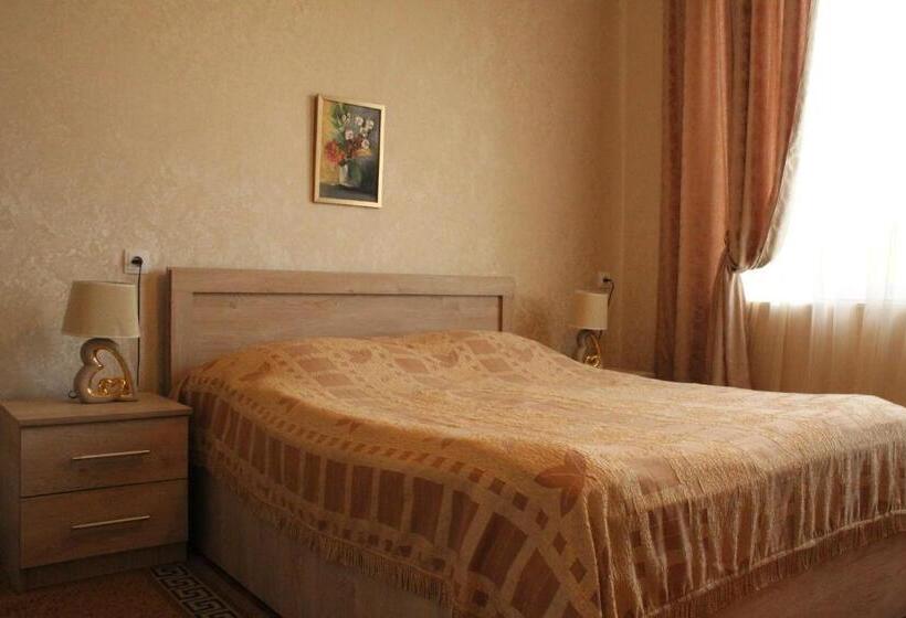 اتاق استاندارد با سرویس بهداشتی مشترک, Tskaltubo Terrace