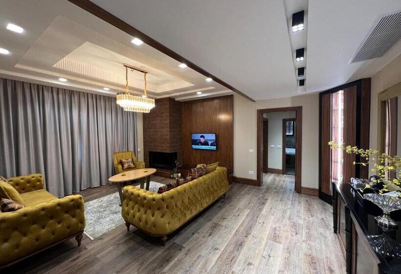 이그제큐티브 스위트, Golden Palace