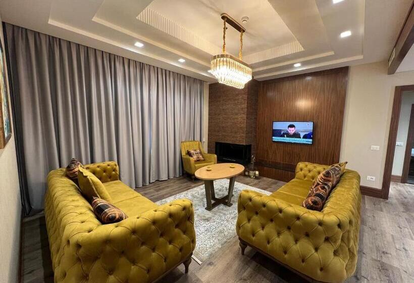 이그제큐티브 스위트, Golden Palace