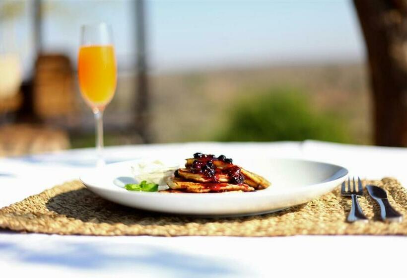 샬레, Ivory Wilderness River Rock Lodge