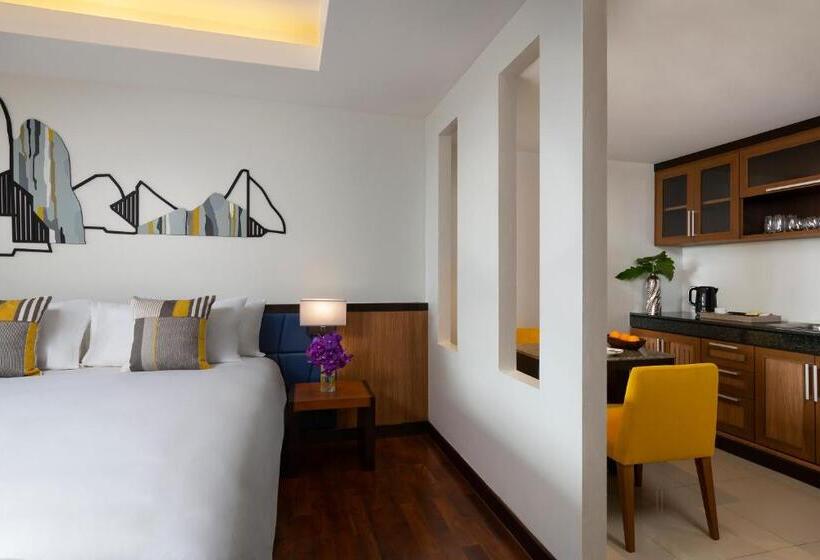سوییت خانوادگی, Avani Ao Nang Cliff Krabi Resort