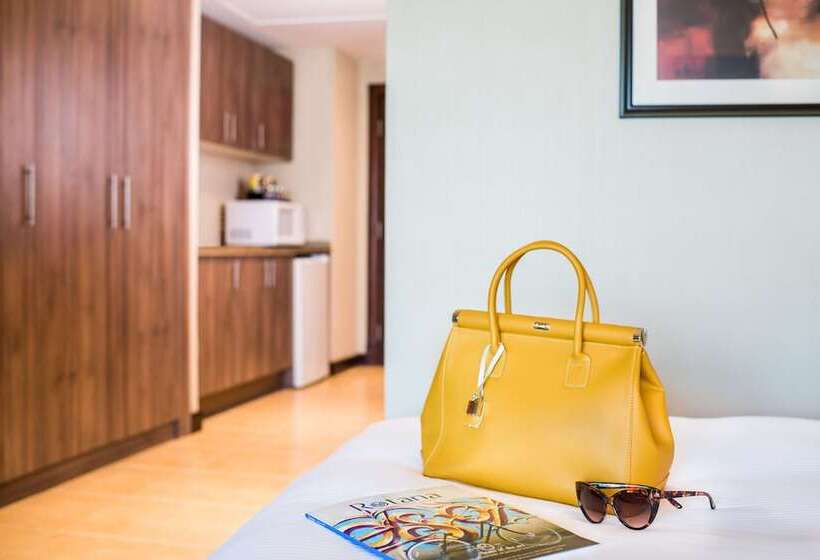 Номер Basic, Khalidiya Palace Rayhaan By Rotana, Abu Dhabi