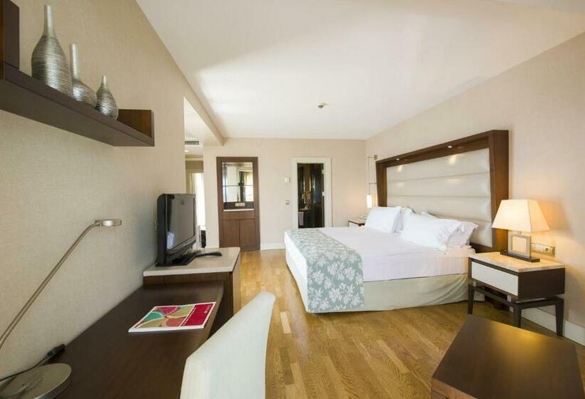 سوییت با چشم‌انداز دریا, Ramada Plaza Antalya