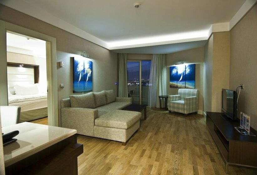 سوییت با چشم‌انداز دریا, Ramada Plaza Antalya