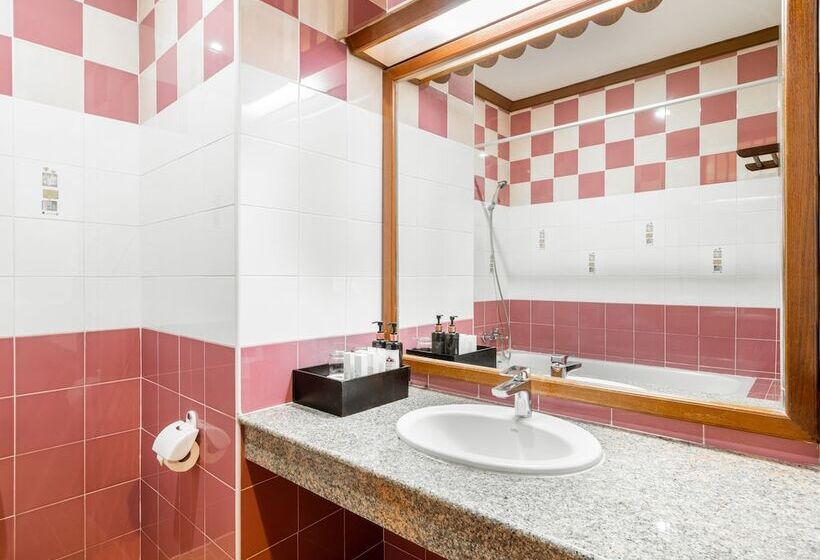 اتاق لوکس, Tony Resort
