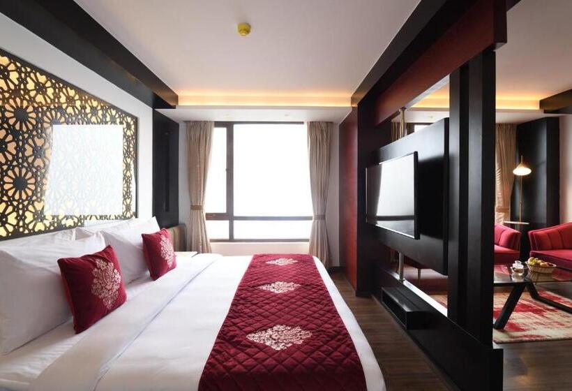سوئیت رویال, Ramada By Wyndham Gangtok Hotel & Casino Golden
