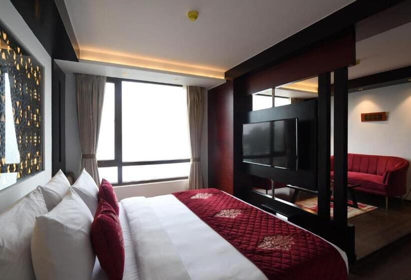 سوئیت رویال, Ramada By Wyndham Gangtok Hotel & Casino Golden