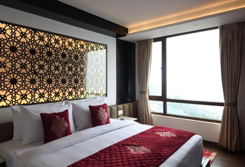 سوئیت رویال, Ramada By Wyndham Gangtok Hotel & Casino Golden