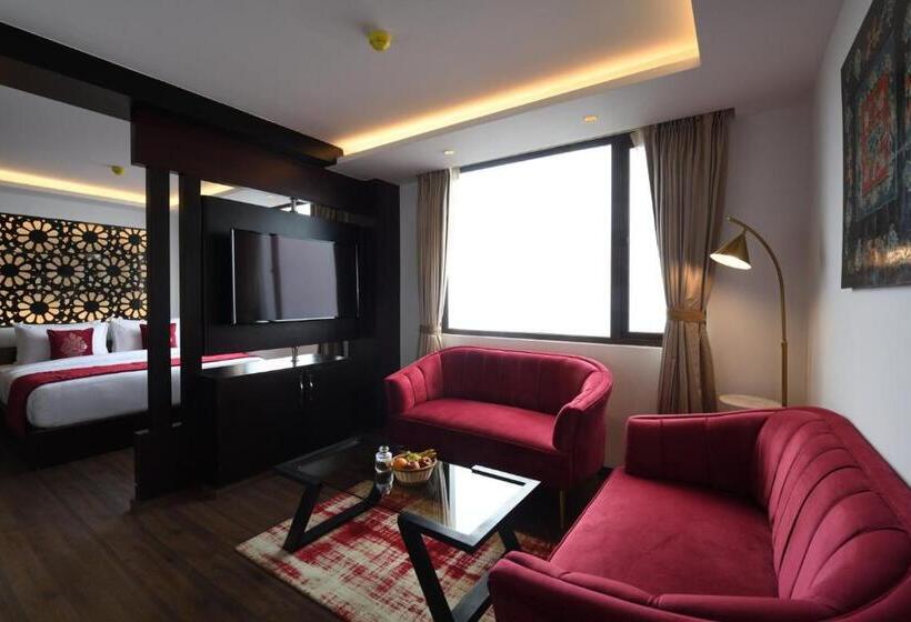سوئیت با تخت بزرگ, Ramada By Wyndham Gangtok Hotel & Casino Golden