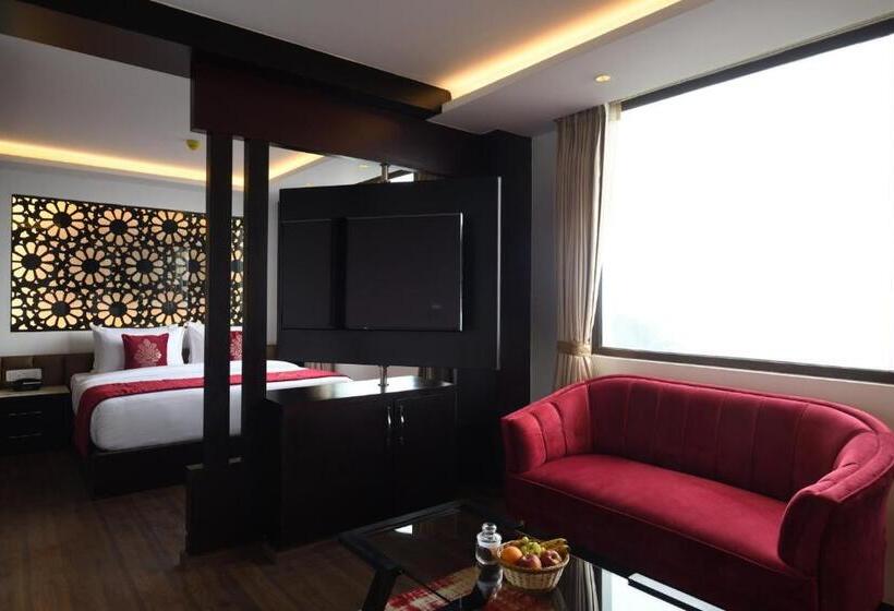 سوئیت با تخت بزرگ, Ramada By Wyndham Gangtok Hotel & Casino Golden