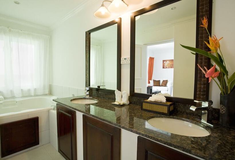 Junior swim-up suite, Calabash Cove Resort And Spa   Adults Only