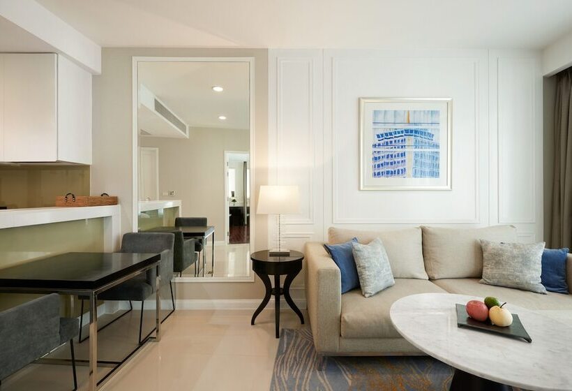 Deluxe Suite King Bed, Dusit Suites Hotel Ratchadamri, Bangkok