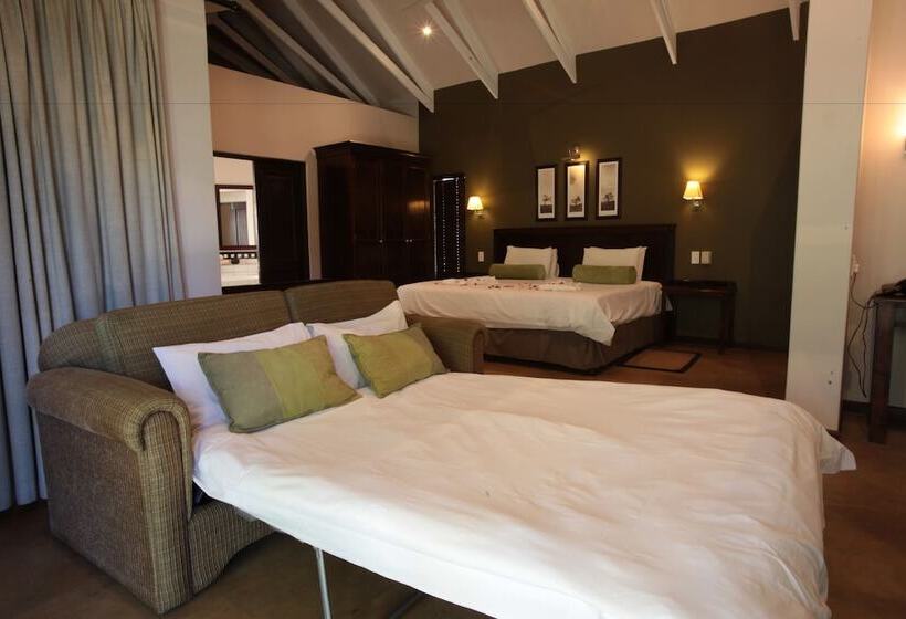 اتاق خانوادگی, Perrys Bridge Hollow Boutique