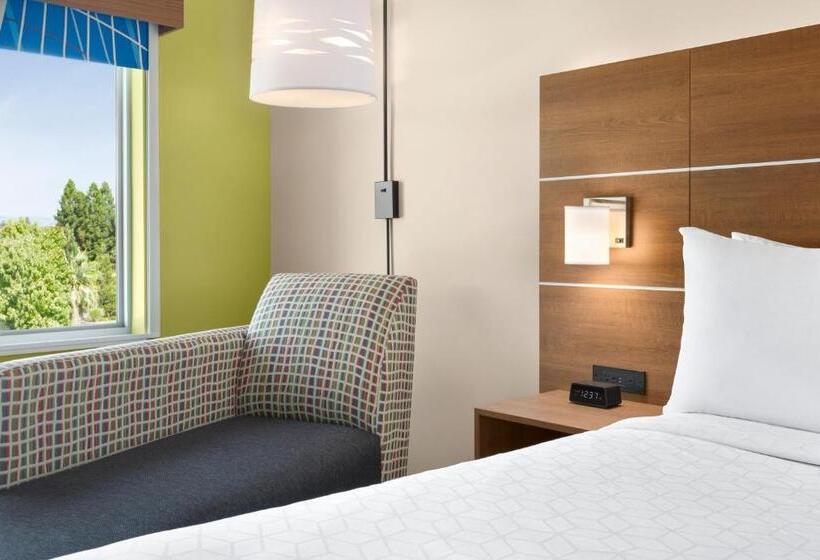 장애인을 위한 킹사이즈 침대 스탠다드 룸, Holiday Inn Express & Suites   Ukiah, An Ihg