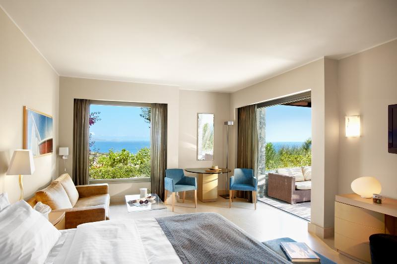 Полулюкс с Бассейном, Daios Cove