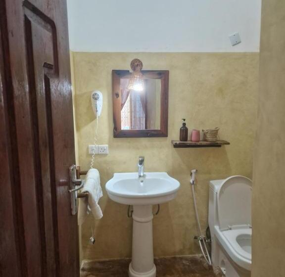 اتاق لوکس با چشم‌انداز استخر, Villa Kumi