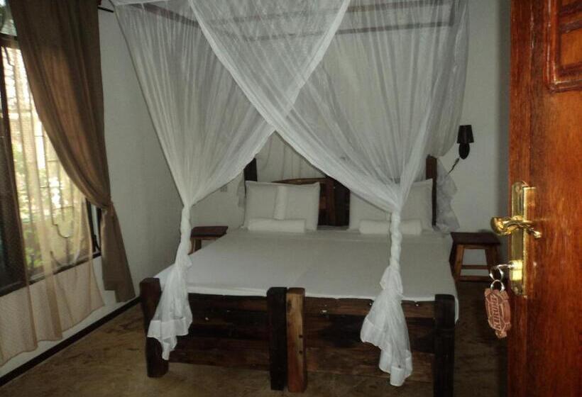 اتاق لوکس با چشم‌انداز استخر, Villa Kumi