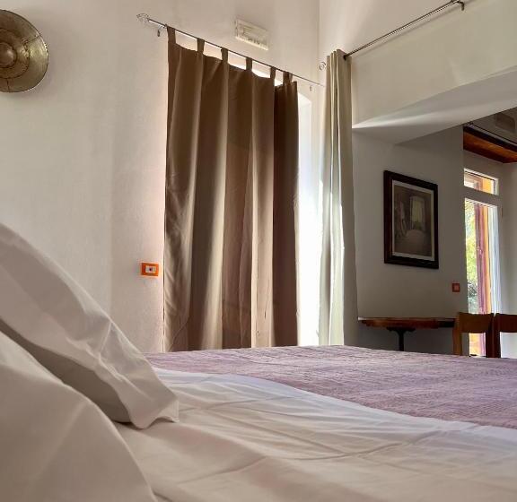 اتاق استاندارد با تخت بزرگ, B&b La Fucinaia Pet Friendly Adults Only