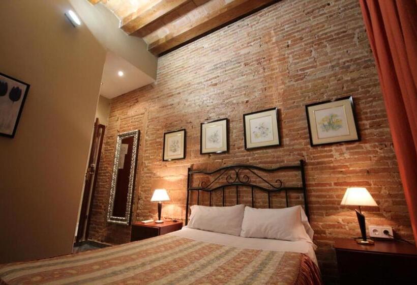 Номер Стандарт, Hostal Orleans