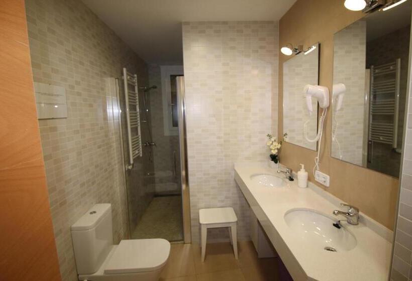 Номер Стандарт Совместная Ванная, Hostal Orleans