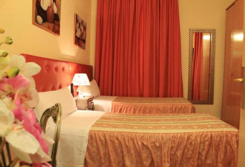 Номер Стандарт Совместная Ванная, Hostal Orleans