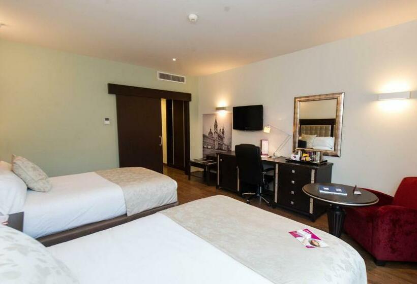 اتاق خانوادگی, Crowne Plaza Madrid Airport