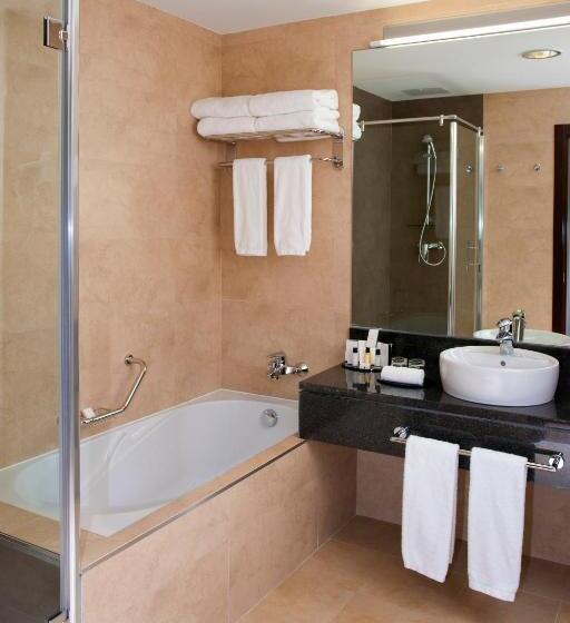 اتاق لوکس, Crowne Plaza Madrid Airport