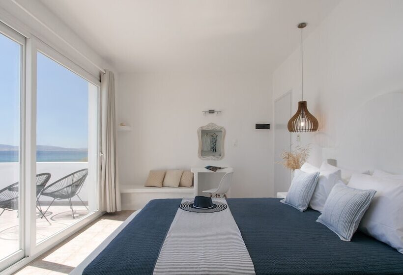 سوییت با چشم‌انداز دریا, Manios Suites