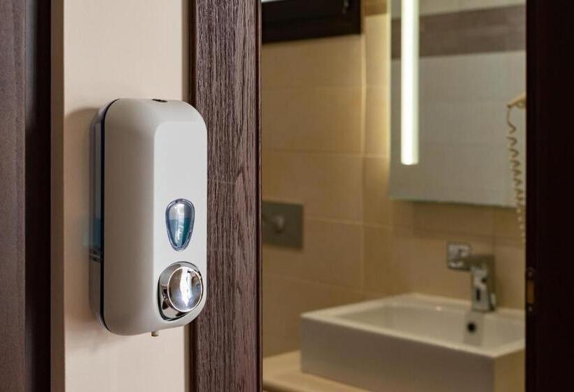 Люкс, Ladiko Suites   Faliraki