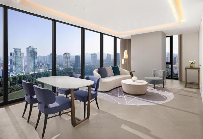 سوئیت اجرایی با تخت کینگ, Sofitel Ambassador Seoul Hotel & Serviced Residences