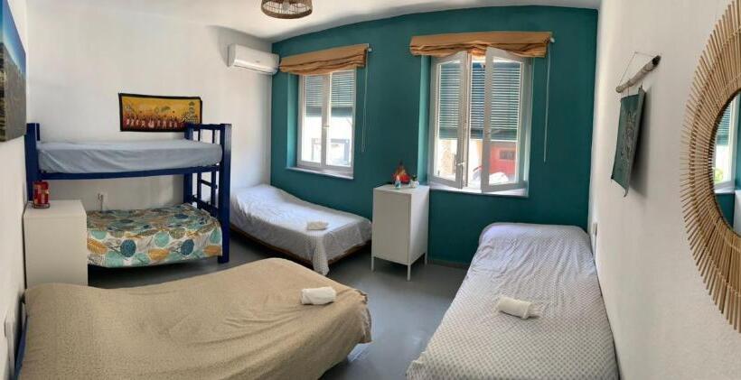 اتاق استاندارد سه تخته با سرویس بهداشتی مشترک, La Pita Beach House