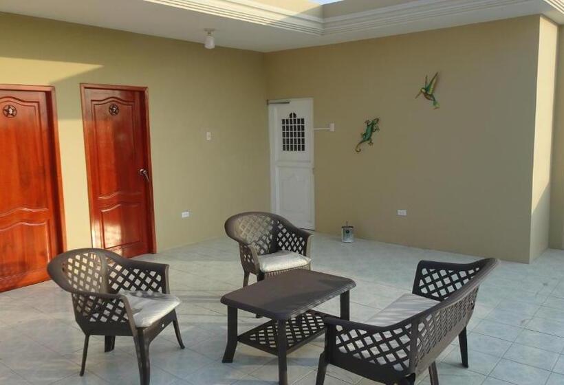 اتاق خانوادگی, Posada Estrella