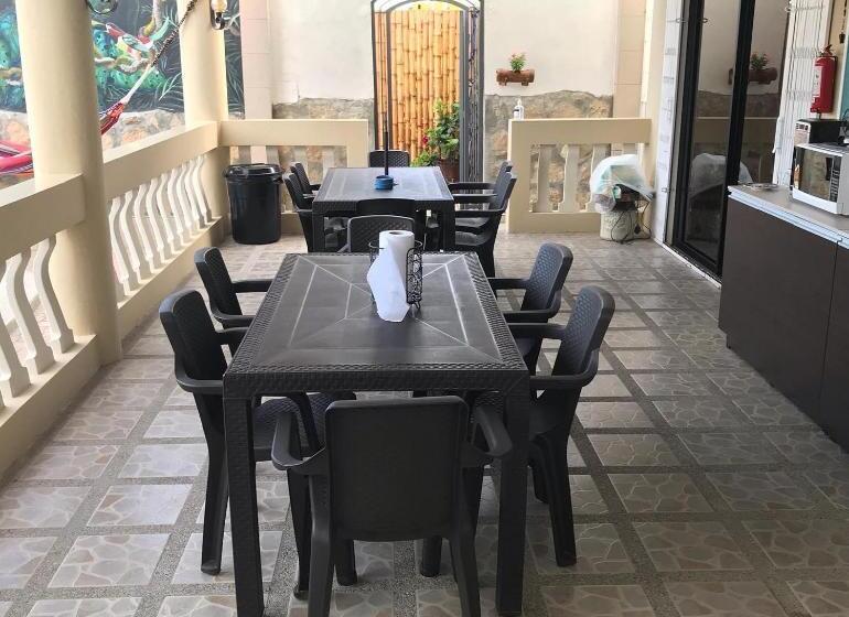 اتاق لوکس با بالکن و چشم‌انداز دریا, Posada Estrella