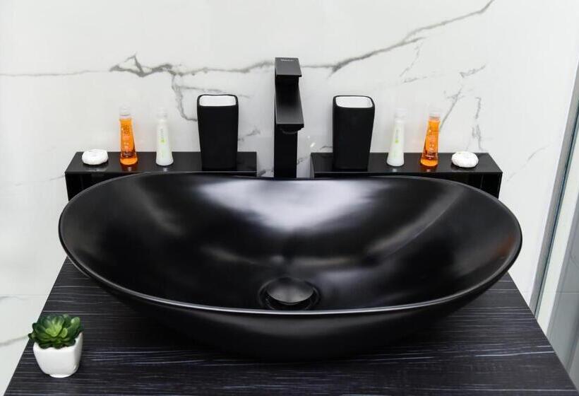 سوئیت با وان آب گرم, Z Rooms Boutique