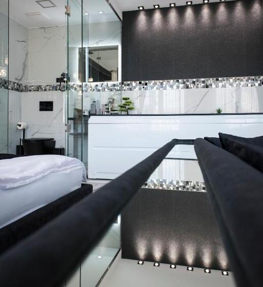 سوئیت با وان آب گرم, Z Rooms Boutique