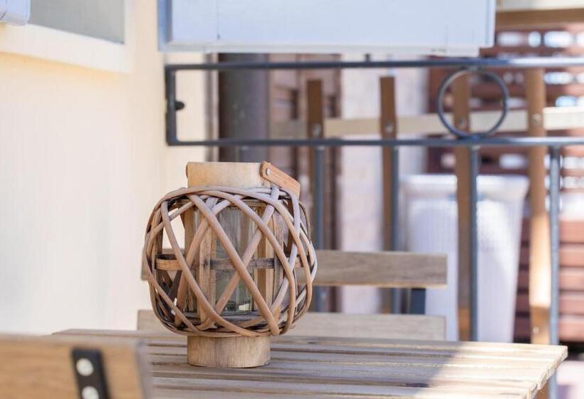 اتاق لوکس با بالکن, Al Borgo Marinaro Guest House