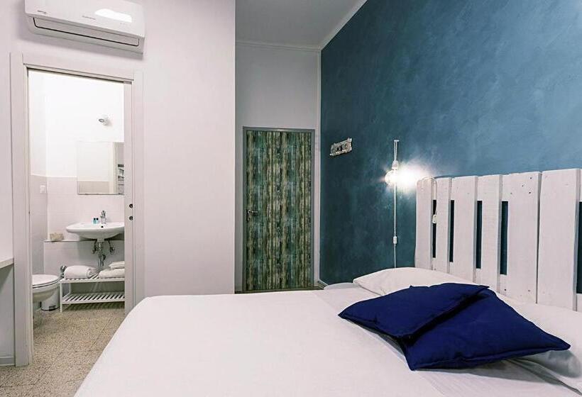 اتاق لوکس با بالکن, Al Borgo Marinaro Guest House
