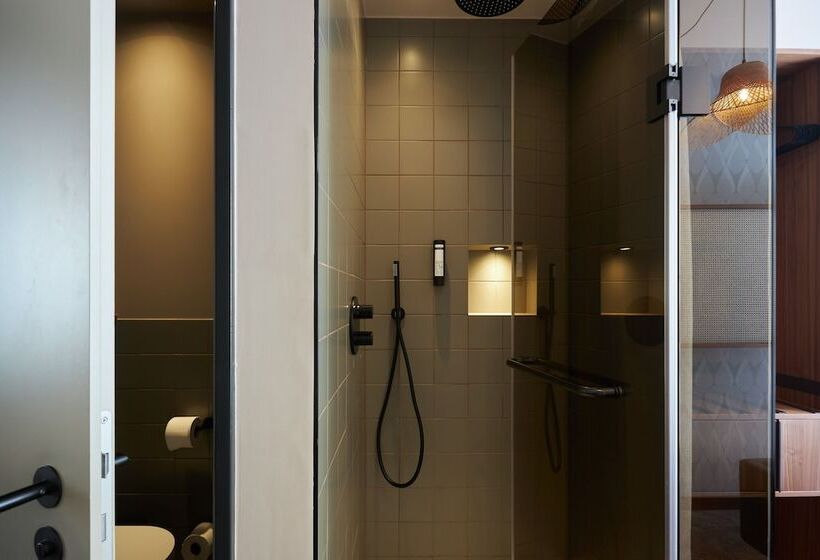 اتاق استاندارد, Cocoon Sendlinger Tor