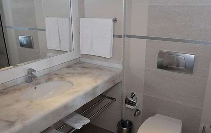 חדר דלוקס, Ladin