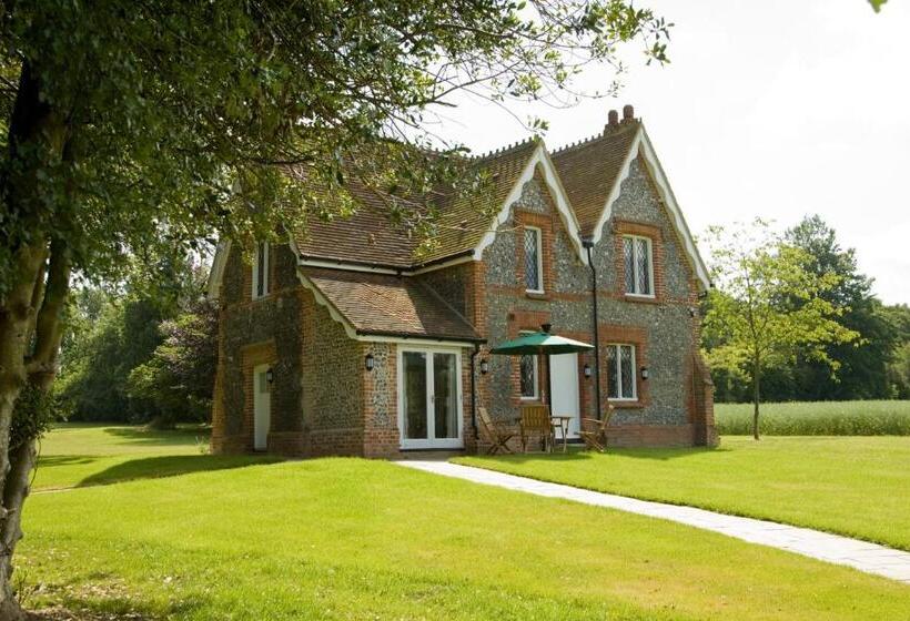 خانه 1 خوابه, Oakley Hall
