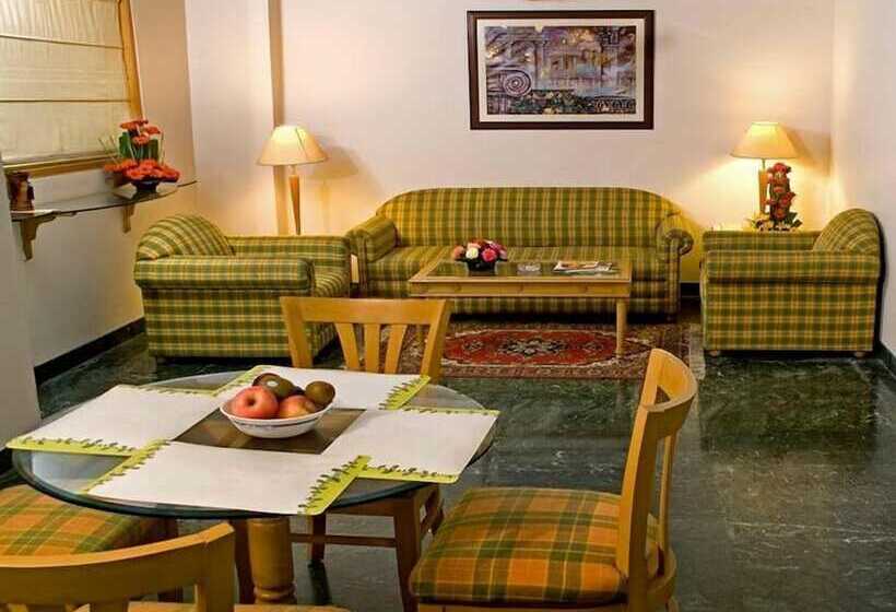 Люкс, Savoy Suites Noida