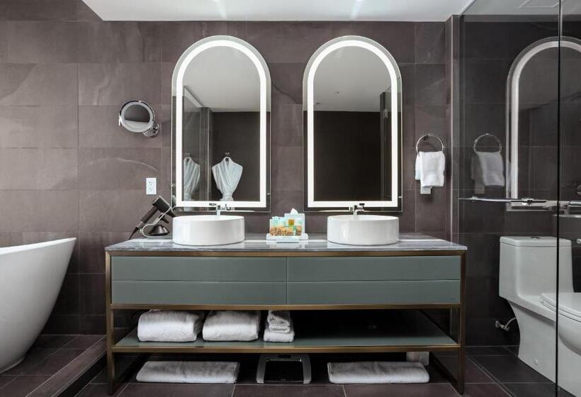 اتاق لوکس, Versante