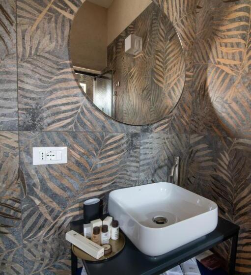 اتاق لوکس با تخت بزرگ, Sonrisa Suites