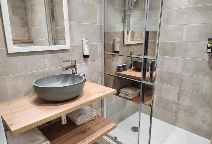 Номер Стандарт, Auberge La Musardière