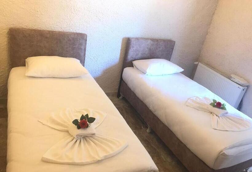 اتاق استاندارد سه نفره, Cappadocia Urgup Stone House