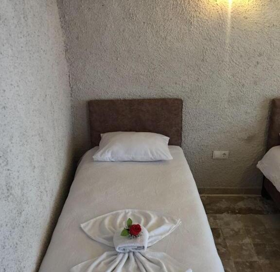اتاق خانوادگی, Cappadocia Urgup Stone House