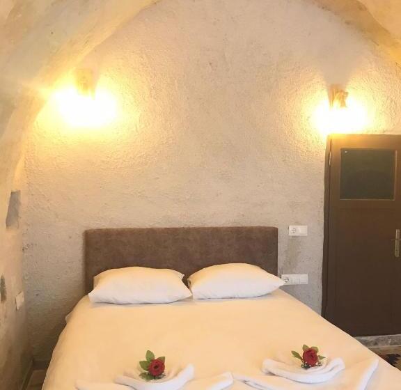 اتاق خانوادگی, Cappadocia Urgup Stone House