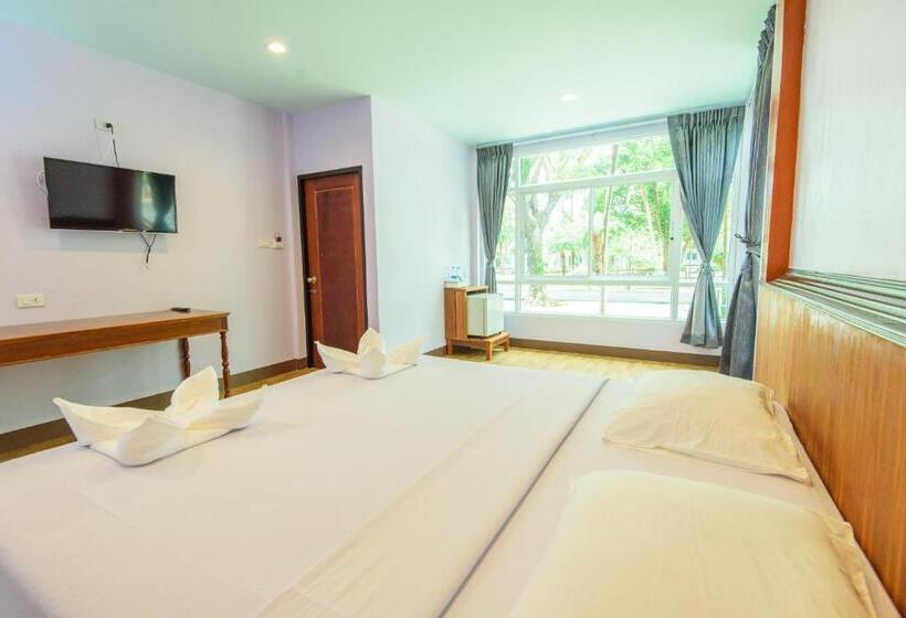 اتاق استاندارد با تخت بزرگ, จวรีน ลอร์ด รีสอร์ท แอนด์ โฮเทล   Javarine Lord Resort&