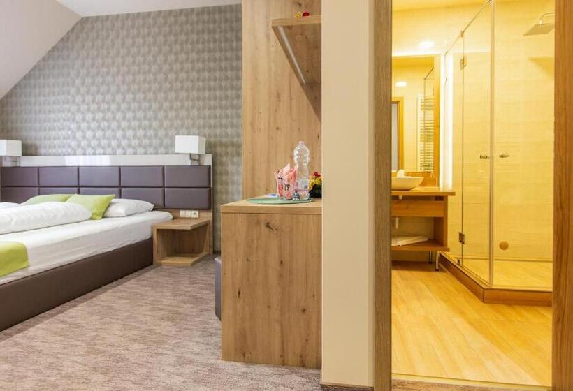 اتاق عادی, Veres Motel